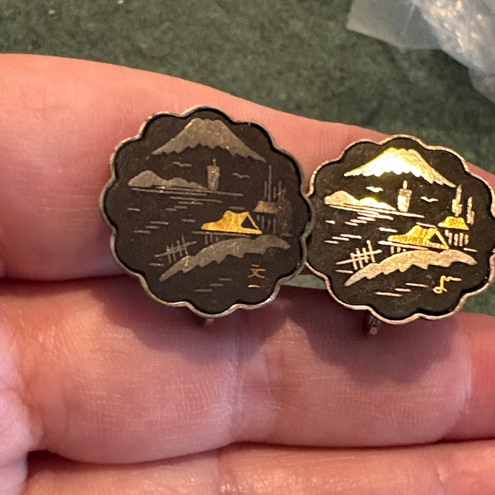 Vintage Damascene Japan screw back earrings